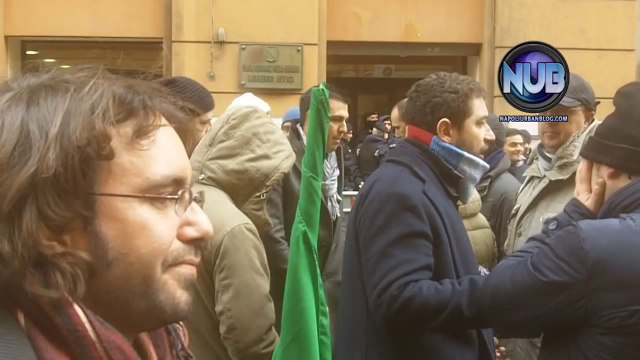 Micron: Presidio alla sede della Regione Campania