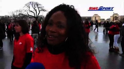 24h du sport féminin / Le flashmob au pied de la Tour Eiffel - 01/02