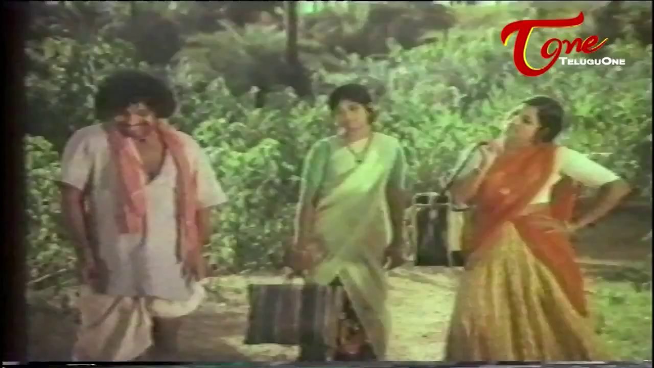 Padaharella Vayasu Comedy | Village girls teases Chandra Mohan