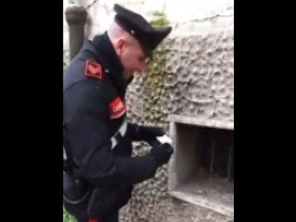 Napoli - Sigarette di contrabbando vendute in casa, 2 arresti -live- (31.01.14)