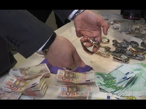 Napoli - Blitz contro clan Contini, 90 arresti in tre regioni -1- (22.01.14)