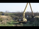 Villa di Briano (CE) - Rifiuti interrati, nuovi scavi su indicazione dei pentiti (13.01.14)