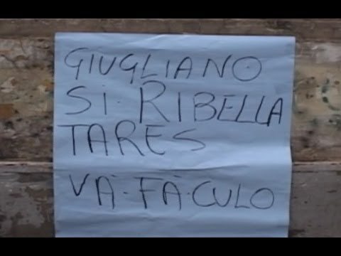 Giugliano (NA) - Cittadini protestano contro la Tares -live- (03.01.14)