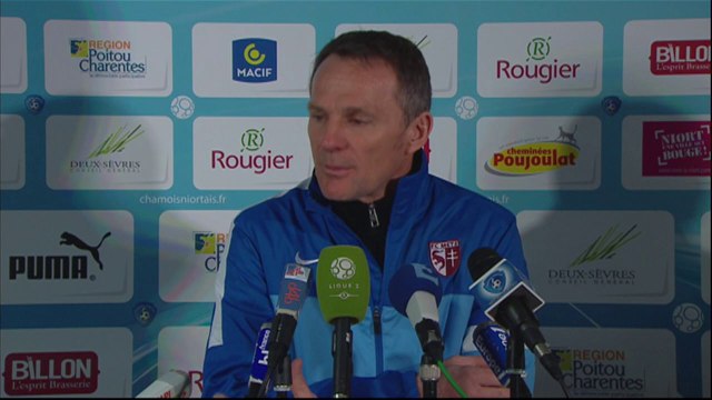 Conférence de presse Chamois Niortais - FC Metz (2-0) : Pascal GASTIEN (NIORT) - Albert CARTIER (FCM) - 2013/2014