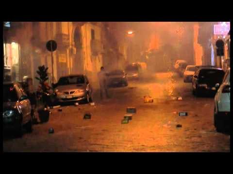 Napoli - Capodanno - Primi botti nel centro -live- (31.12.13)