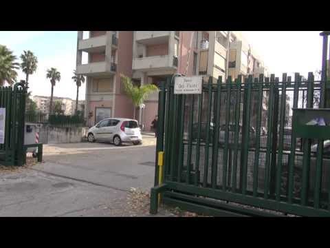 Aversa (CE) - Accoltella la moglie e poi si lancia dal balcone -1- (22.12.13)
