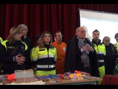 Aversa (CE) - No ai botti illegali , Protezione Civile alla scuola Parente (17.12.13)