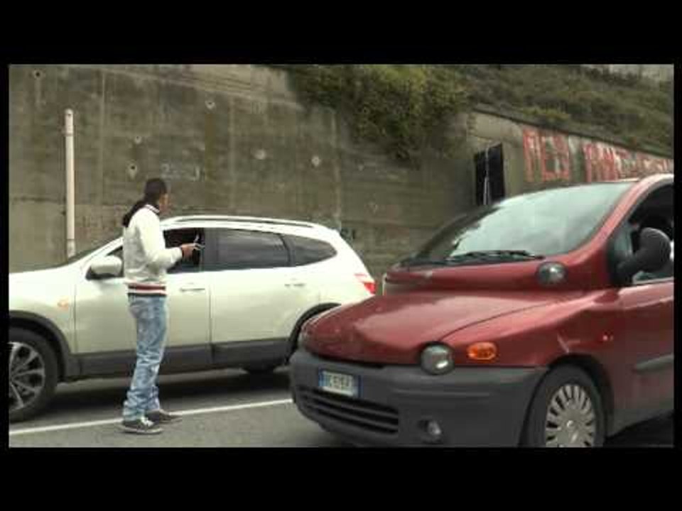 Campania - La protesta dei Forconi, volantinaggio e traffico in tilt (09.12.13)