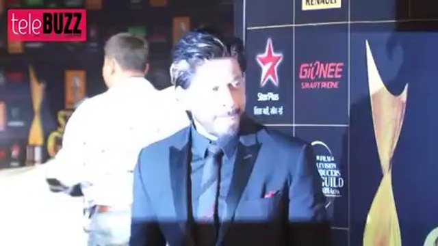 Salman Khan & Shahrukh Khan HUG EACH OTHER at 9th Renault Star Guild Awards 2014 EXCLUSIVE VIDEO