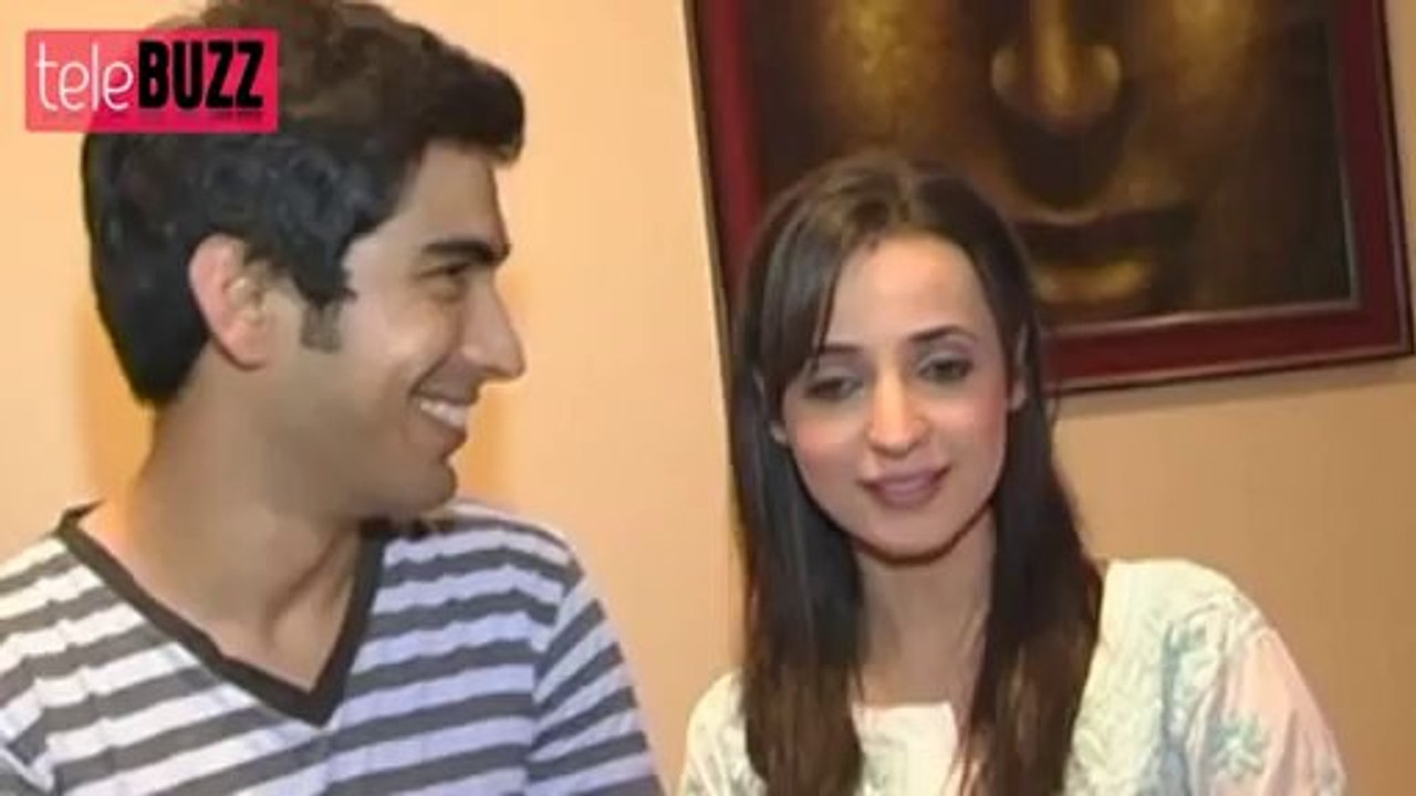 Drashti Dhami & Sanaya Irani ROCK COLORS TOGETHER -- EXCLUSIVE VIDEO !!!