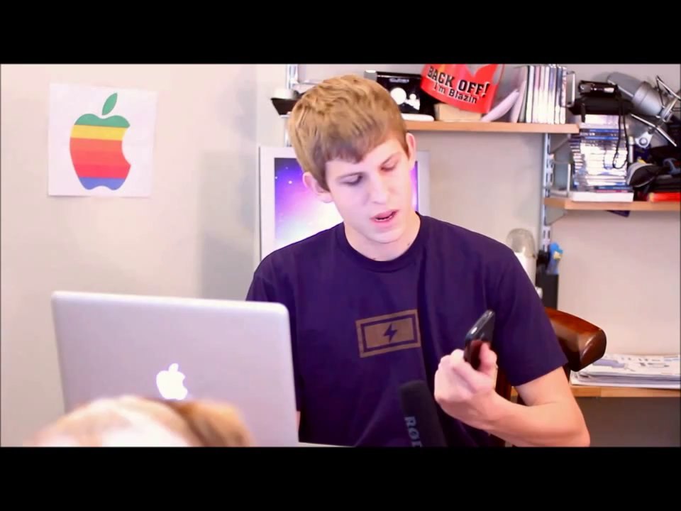 Apple Knows: Mini iPhone, Verizon Launch Fail, New Macbook Pros, iPad 2 - News and Rumors