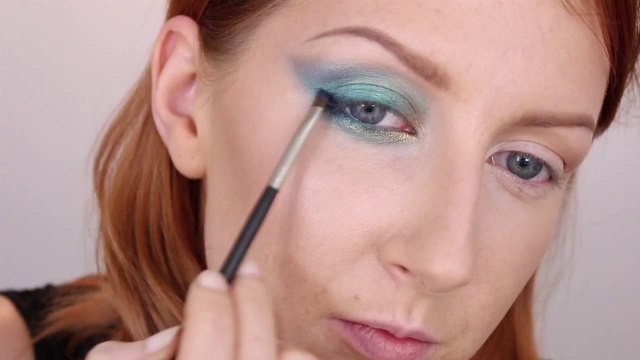 Teal and Gold Peacock Eyes - Makeup Tutorial