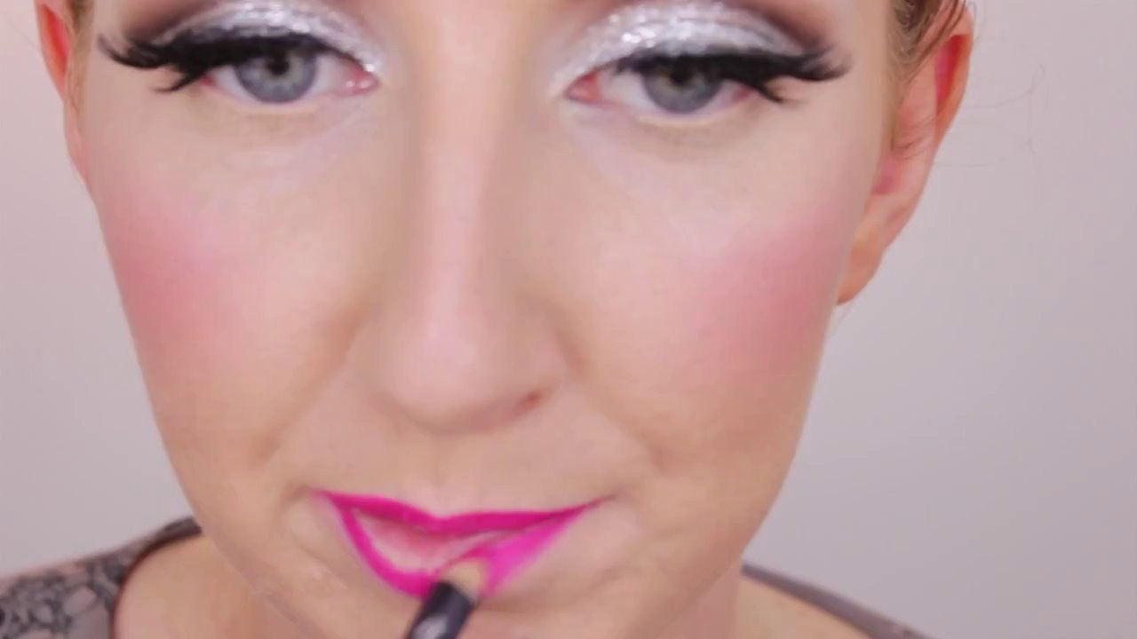 How To Make Your Lips Look Bigger