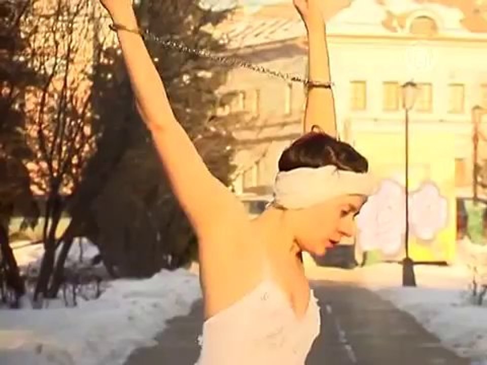 Балерина станцевала на морозе ради прав человека  (новости) (1)