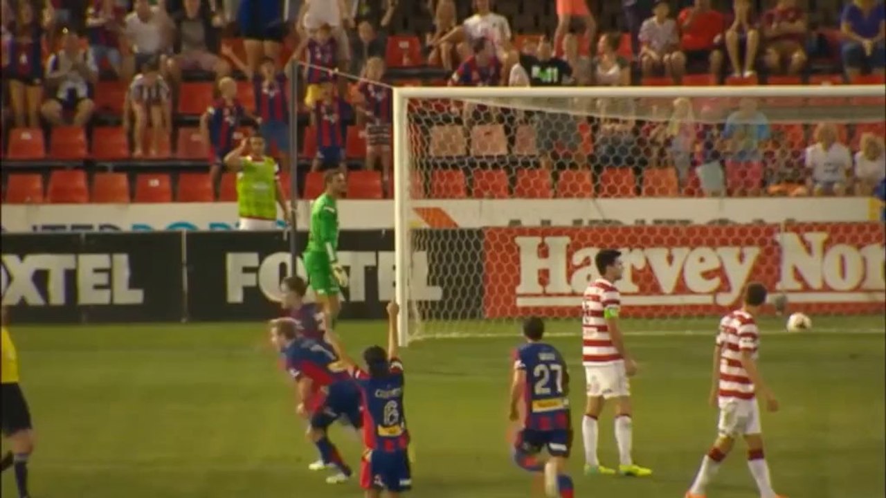 A-League: Taggarts Wuchtbrumme in den Winkel