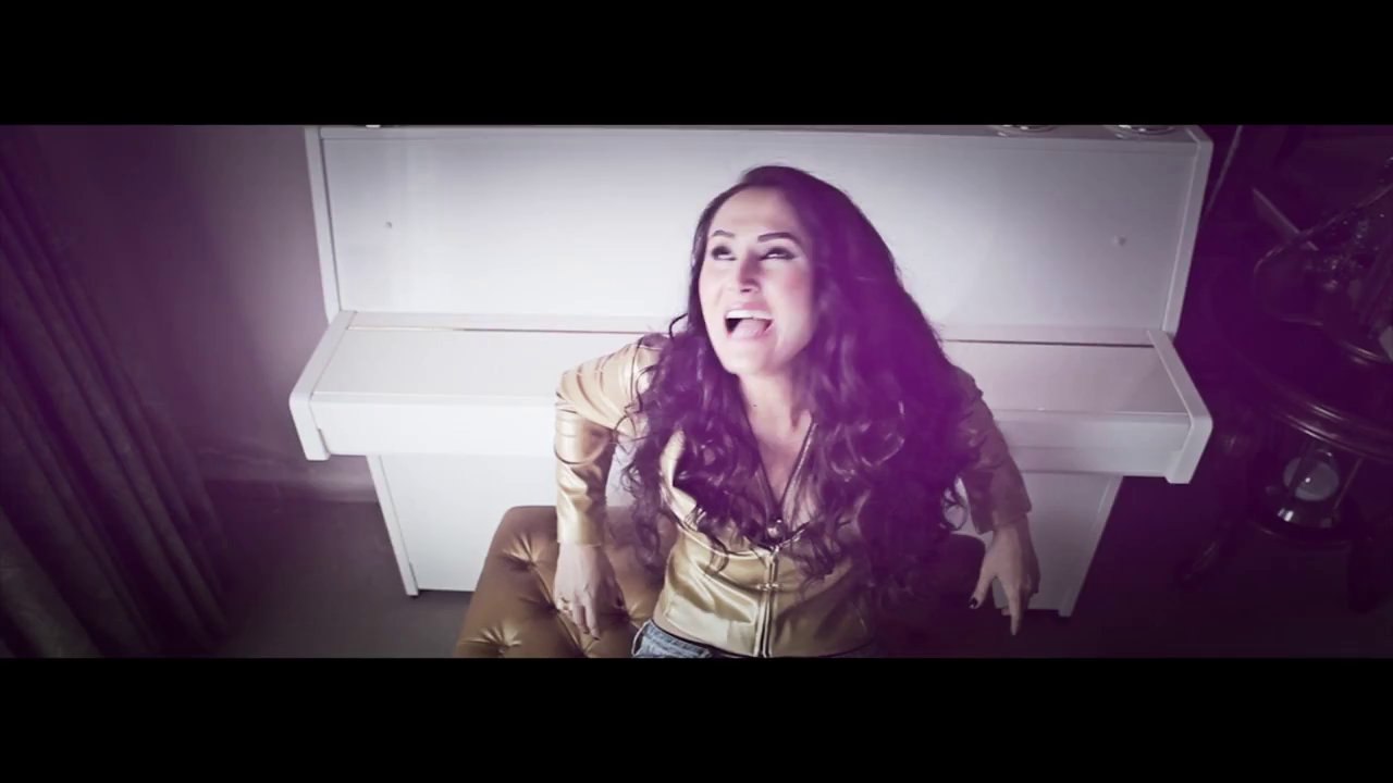 Merve Çaloğlu Lades