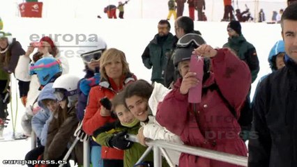 Una joven pareja mallorquina cumple su sueño de casarse en la nieve