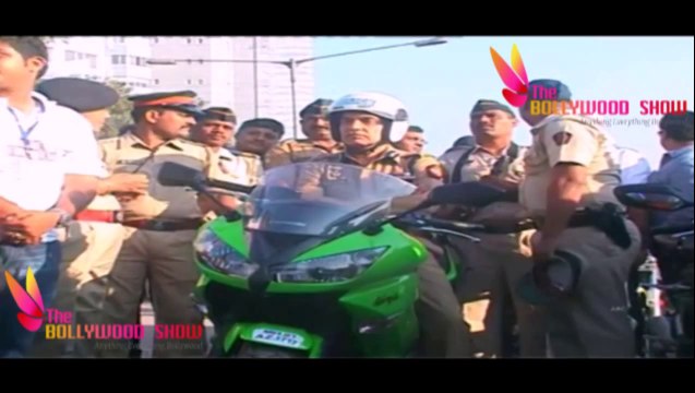 Akshay Kumar Spotted at Mumbai Police Rally For ''Ride For Safety''