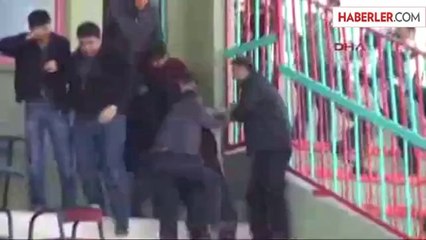 Video herunterladen: Amatör Lig Maçında Olay Çıktı