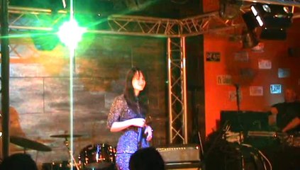 salome chante legend valley 2014