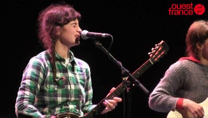 Le groupe Thi is the kit aux EssenCiels à Saint-Lô