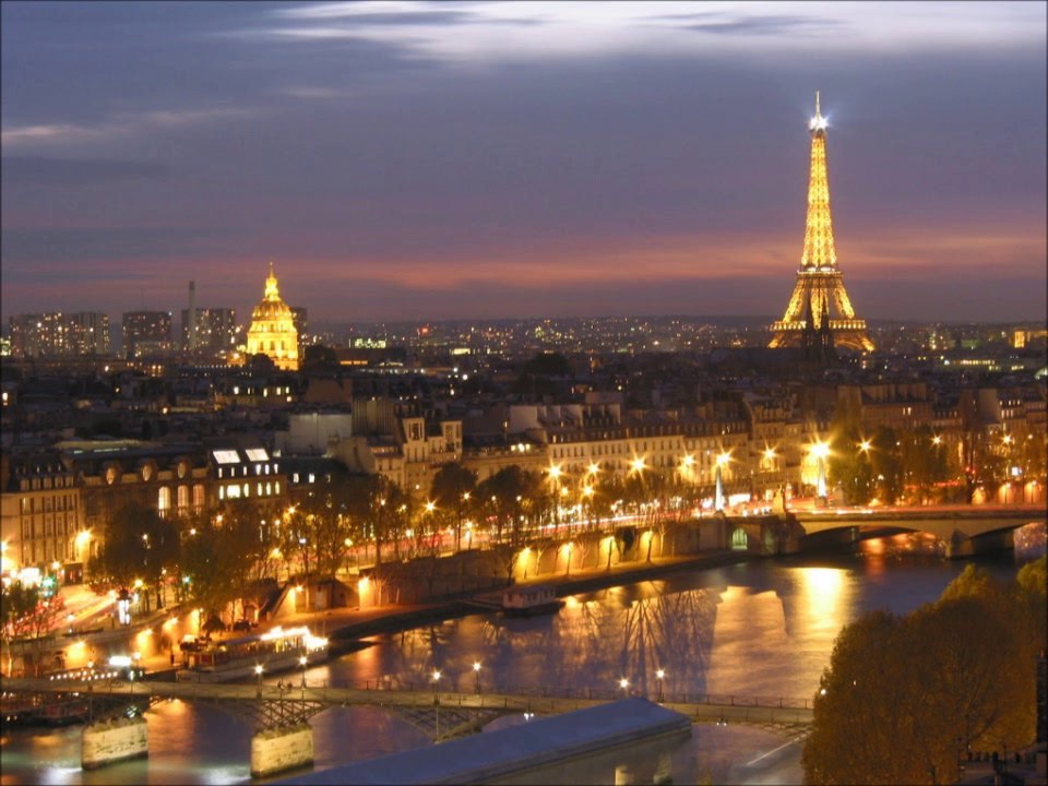 Attila Bardóczy   À Paris