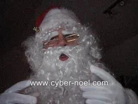 Le Père Noël chante Petit Papa Noël