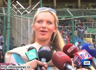 Wasim Akram's wife loves Pakistani dresses