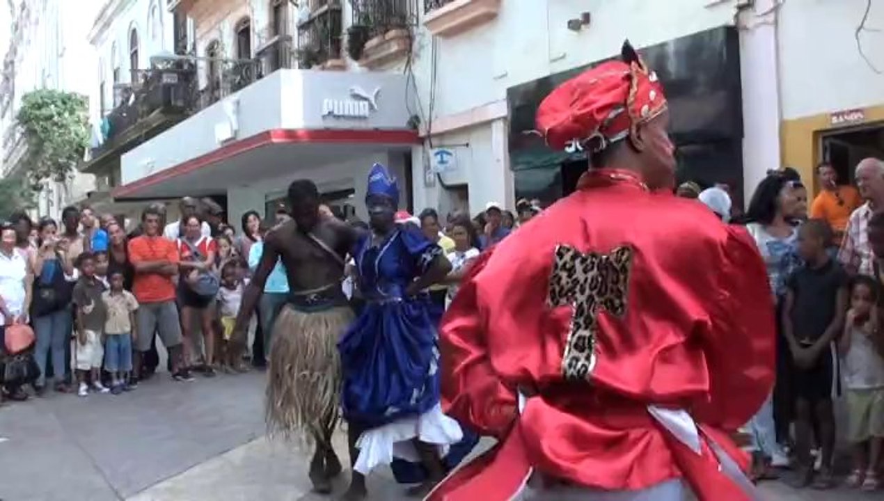 DANSACUBA SES PROFES DE DANSES AFRO-CUBAINES TOUTE L"ANNEE;LE SPECIALISTE EN  STAGES ,VOYAGES  ET SEJOURS SALSA VOTRE STAGE CLE EN MAINS