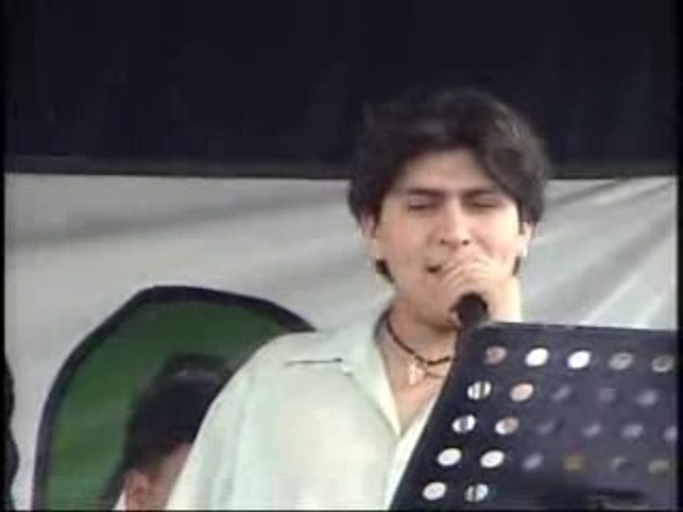 vivo por tu amor (www.djharvi.tk)