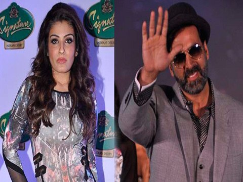 Akshay Kumar And Raveena Tandon At McDowell Signature Indian Derby