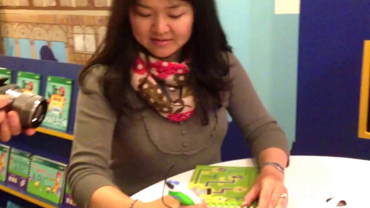 Hands on with the LeapFrog Leap Reader