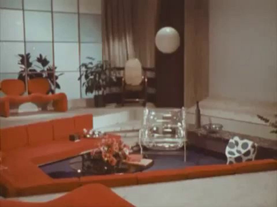 Walter Cronkite'dan 2001 Yılının Evi Tanıtımı