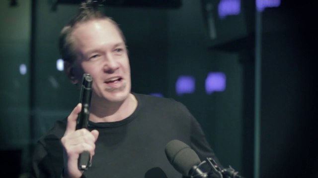 120 secondes - Les policiers utilisent de moins en moins leur arme