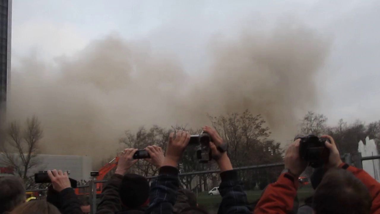 Sprengung Frankfurt Uni Turm 2.2.2014