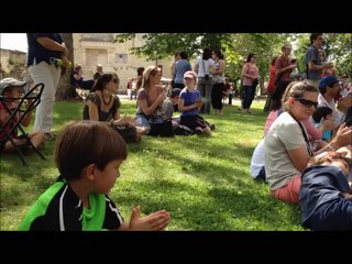 L'Arbre de Sovenance et ses jongleurs - YouTube