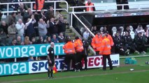 Newcastle Fan Throws his season ticket at Alan Pardew vs Sunderland