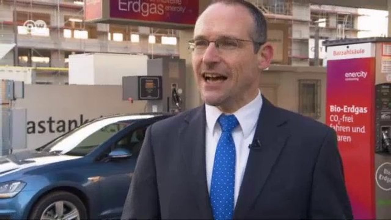 سيارة غولف من فولكسفاغن تعمل بالغاز الطبيعي | عالم السرعة