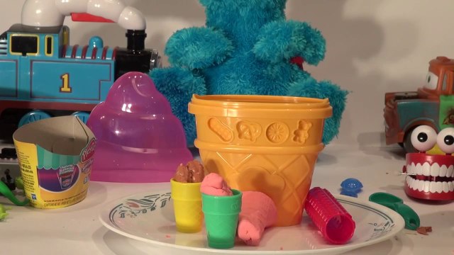 Play Doh Sweet Shoppe Ice Cream Cone Maker with The Cookie Monster and Chattering teeth