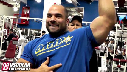 Victor Martinez & Jon Delarosa Train Delts 7 Weeks From The Arnold Classic!