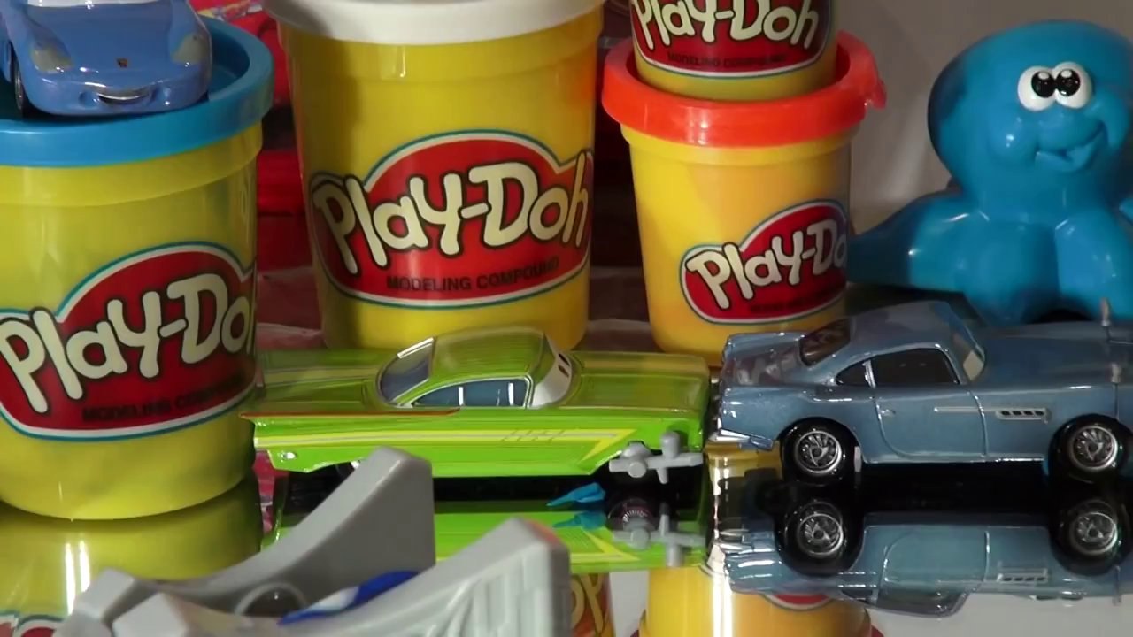Play-Doh Spiderman Playset, make Play Doh Spiderman and cool webs