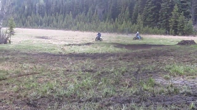Dirt Bike Mud Fight 2012! Rm 250 vs Rm 144 vs Rm 125 vs Yz 125 PART 2