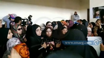 العشرات يهتفون أمام محكمة الطفل للتنديد بحق الطفلة زينة ببورسعيد