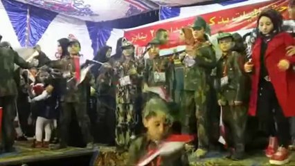 أطفال الدقهلية يكرمون أسر شهداء ثورة 25 يناير