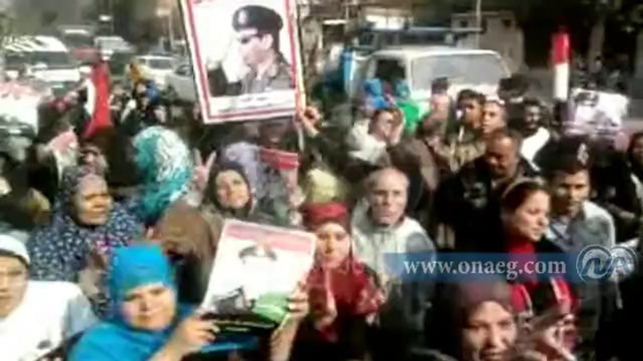 شاهد.. ناخبات مدرسة التوفيقية بشبرا يرقصن على أنغام "تسلم الايادى"