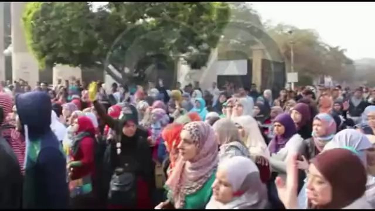 مسيرة طلاب الاخوان من جامعة عين شمس الى وزارة الدفاع