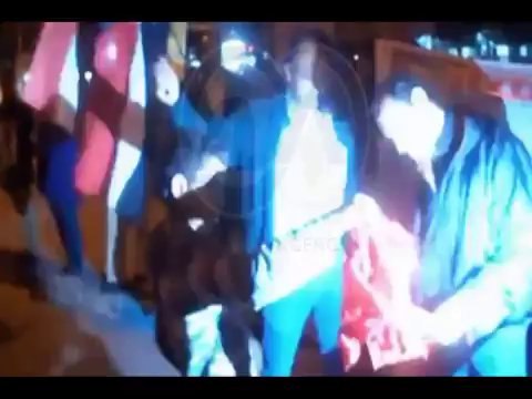 متظاهرون يحرقون العلم التركي بالإسماعيلية