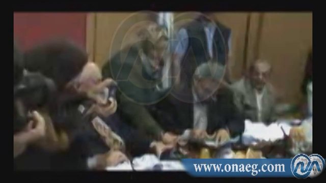 وزير الشباب يوقع على استمارة كمل جميلك واختار رئيسك