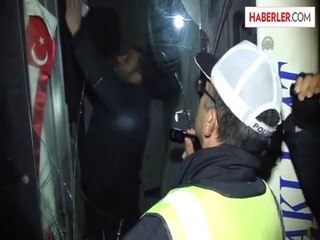 Tekirdağ'da Kağıt Yüklü Tır Devrildi