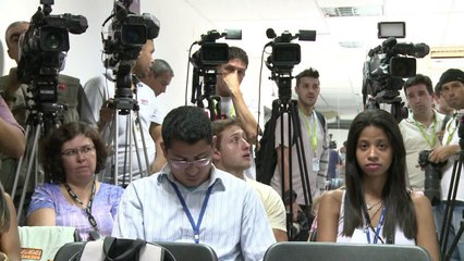 Juninho Pernambucano chora em despedida